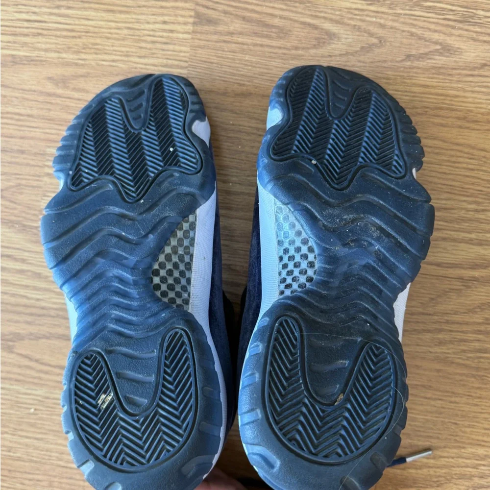 💙 Air Jordan 11 Retro “Midnight Navy Velvet” (W) • Navy Suede/Velvet • Size 9 ⭐️ - Picture 15 of 16